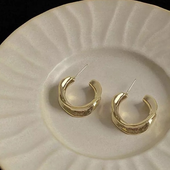 🌙Insta 18K gold plated casual earrings - Picture 4 of 7